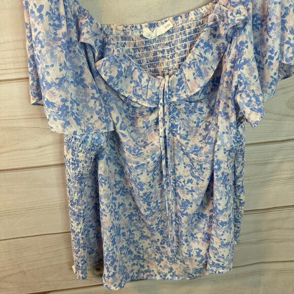 Lush Blue Floral Smocked Back Ruched Front Flutter Sleeve Blouse Size 2X - Picture 2 of 7